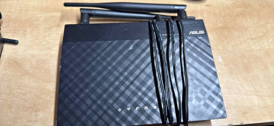 Asus RT-N12 Wireless Router
