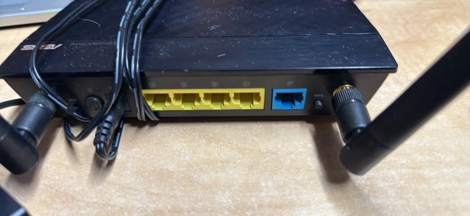 Asus RT-N12 Wireless Router - photo 2