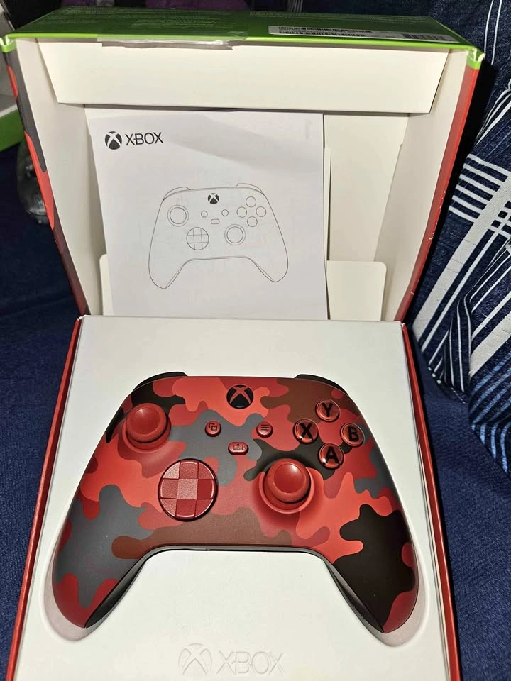 🔥🎮 Xbox Wireless Controller – Daystrike Camo Special Edition