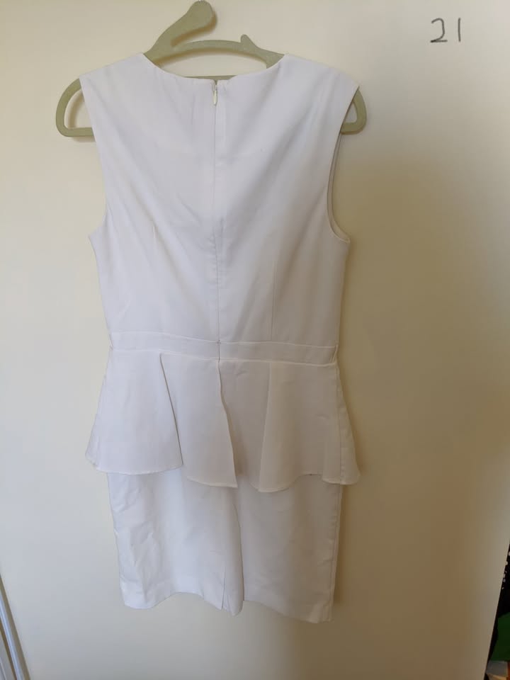 White peplum dress (M) - photo 2