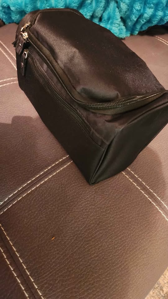 Brand new travel toiletries bag in black - photo 2