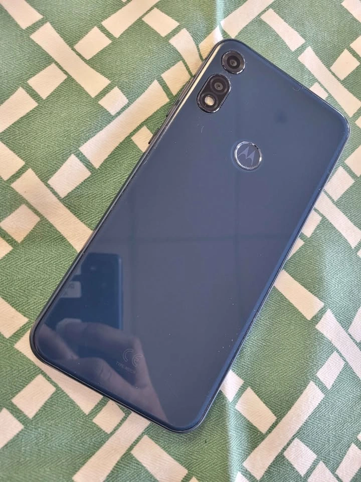 MOTO E 2020 32GB UNLOCKED - photo 2