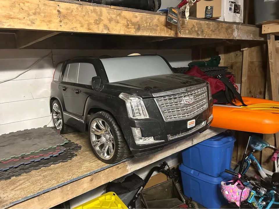 12v power wheels Cadillac $250 image indicator(4)