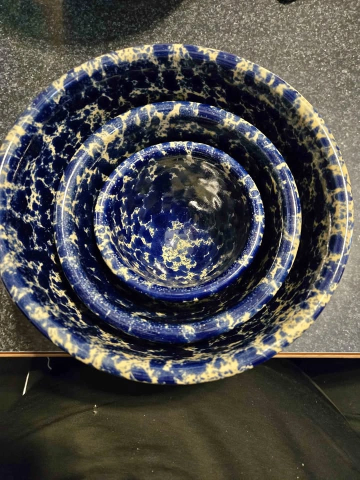 Bennington Vermont Blue Agate Spongeware Nesting Bowls Set