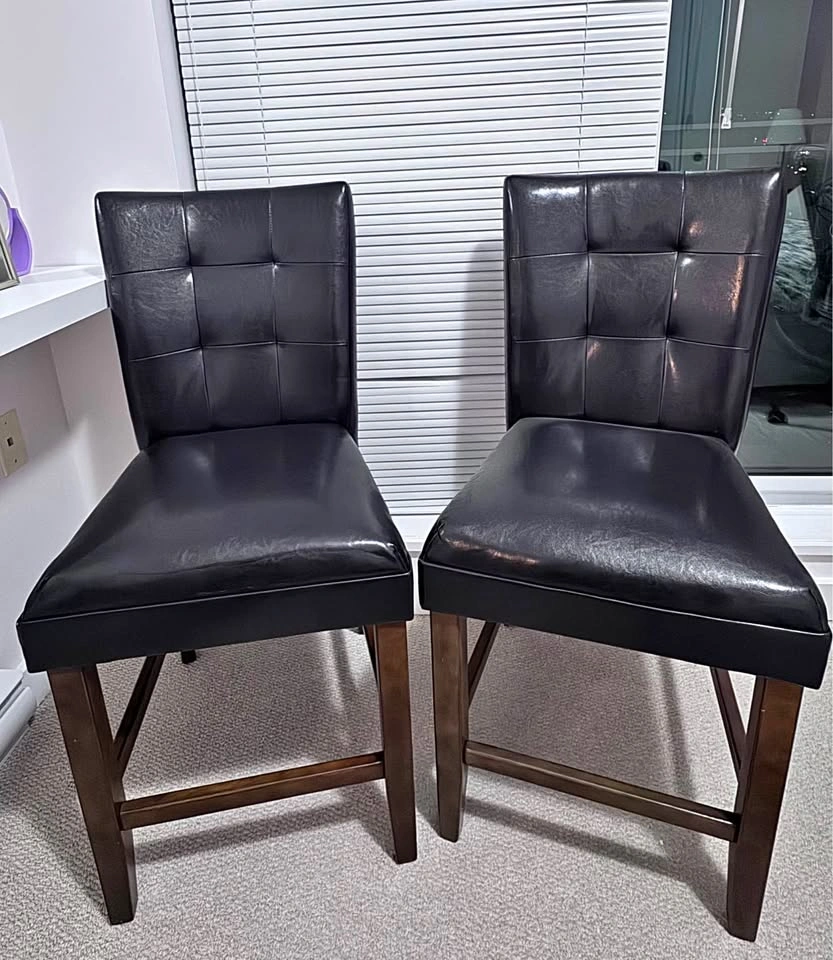 Pair Black Tufted Faux Leather Bar Stools Counter Chairs