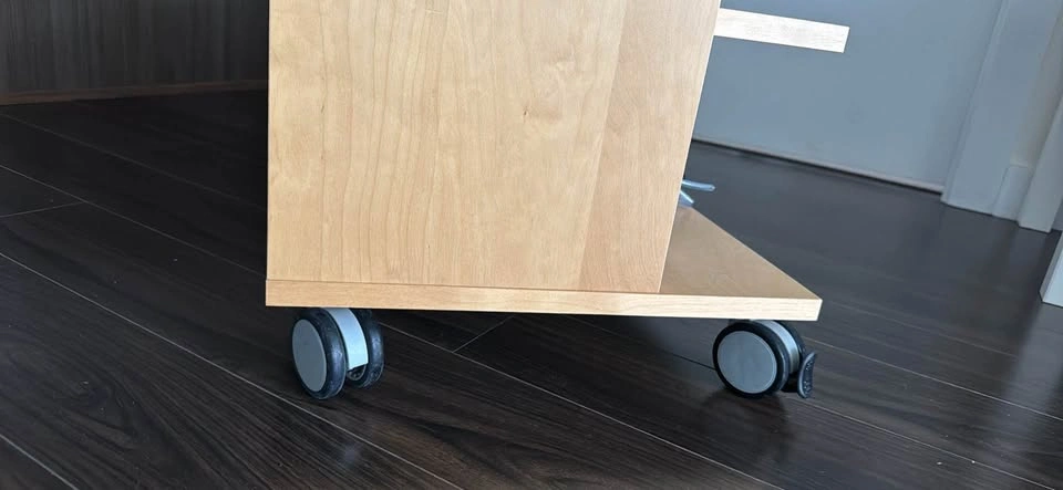 Versatile Solid Wood Media Console / Coffee Table on Casters - photo 3