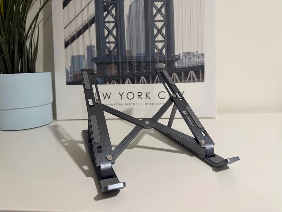 Laptop Stand: Adjustable and Portable - photo 2