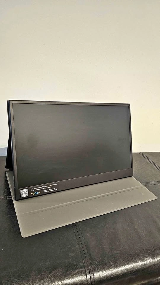 Yodoit Portable Monitor with Smart Cover 15.6"