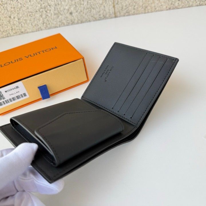 Louis Vuitton Marco Wallet Black - photo 5