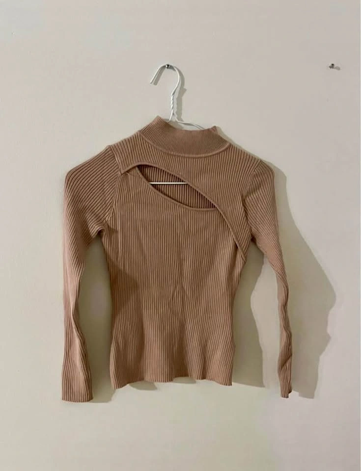 Beige Ribbed Knit Cut-Out Mock Neck Top - photo 2