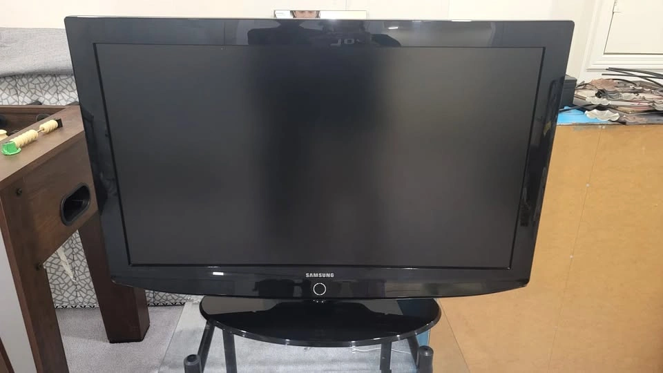 Samsung 40" TV LN-T405HA - Works Perfectly - $75 OBO