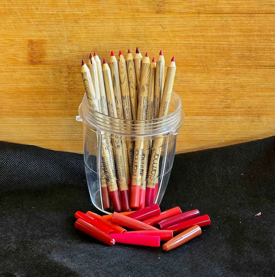 12 Pcs Lip Liner Set thumbnail