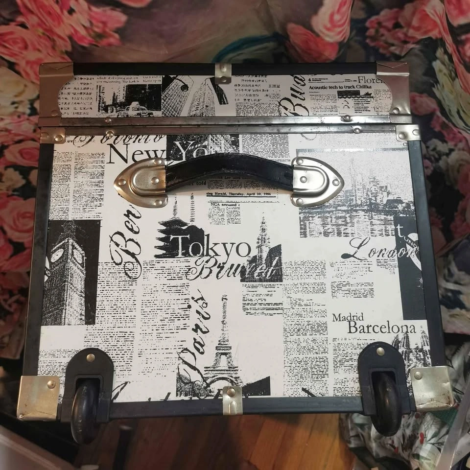 Vintage Steamer Trunk - Travel Collage - photo 2