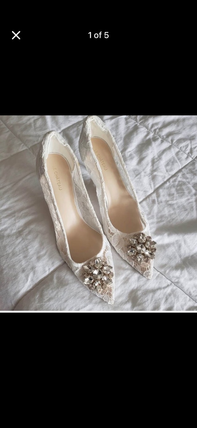 Never worn Le Chateau Heels Size 40