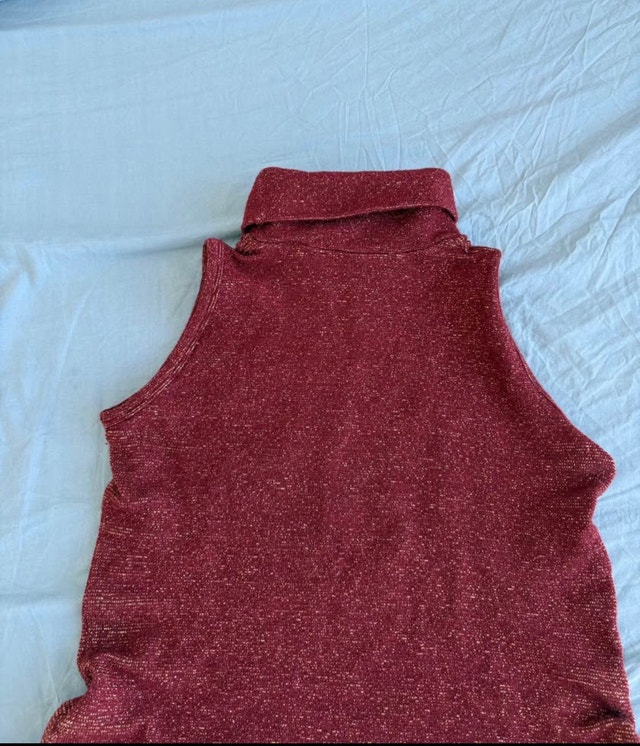 Made in Italy Sleeveless Turtleneck Top - Size Small