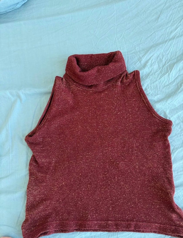 Made in Italy Sleeveless Turtleneck Top - Size Small - photo 2