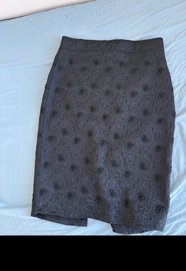 Eve Stone Skirt size M
