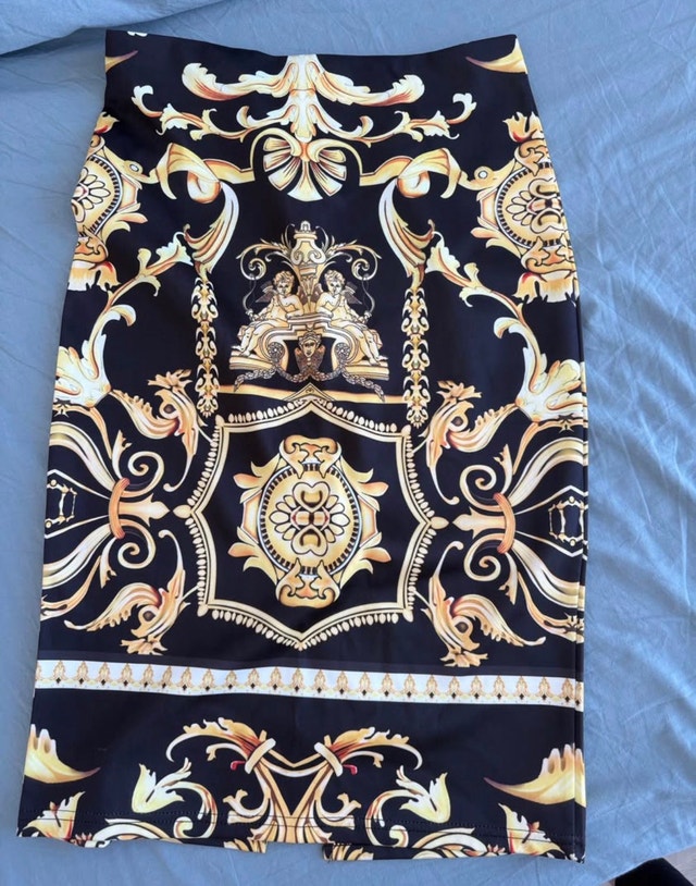 Skirt size M- L( stretchy)