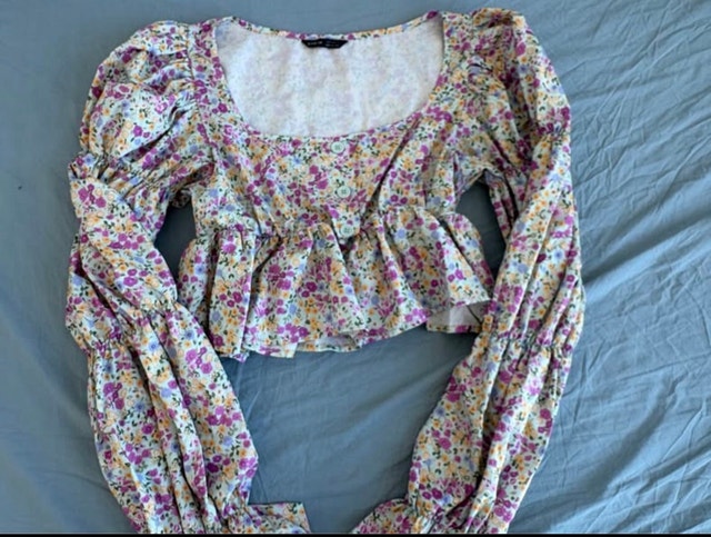 Size M Floral Blouse