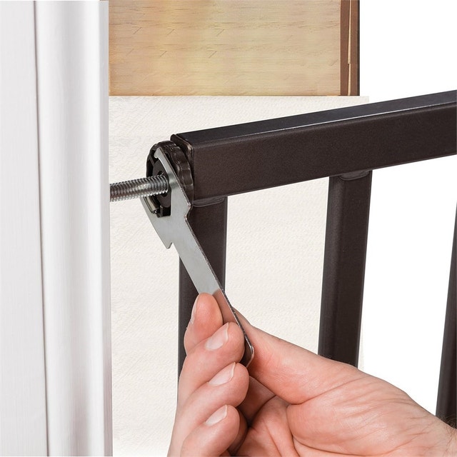 Summer Infant Wood and Metal Baby Gate - 5 Foot - photo 3