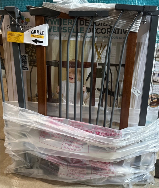 Summer Infant Walk-thru Baby Gate, 28'-42.5' Wide, 30 Tall - photo 5