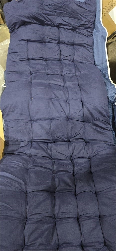 Overmont 28" Wide Folding Camping Cot with Cushion - photo 3
