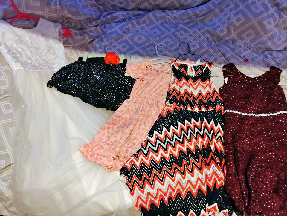 Girl dresses/ clothes