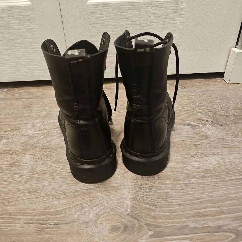 Dr. Martens Pascal Mono Black Leather Boots Size 7 - photo 4