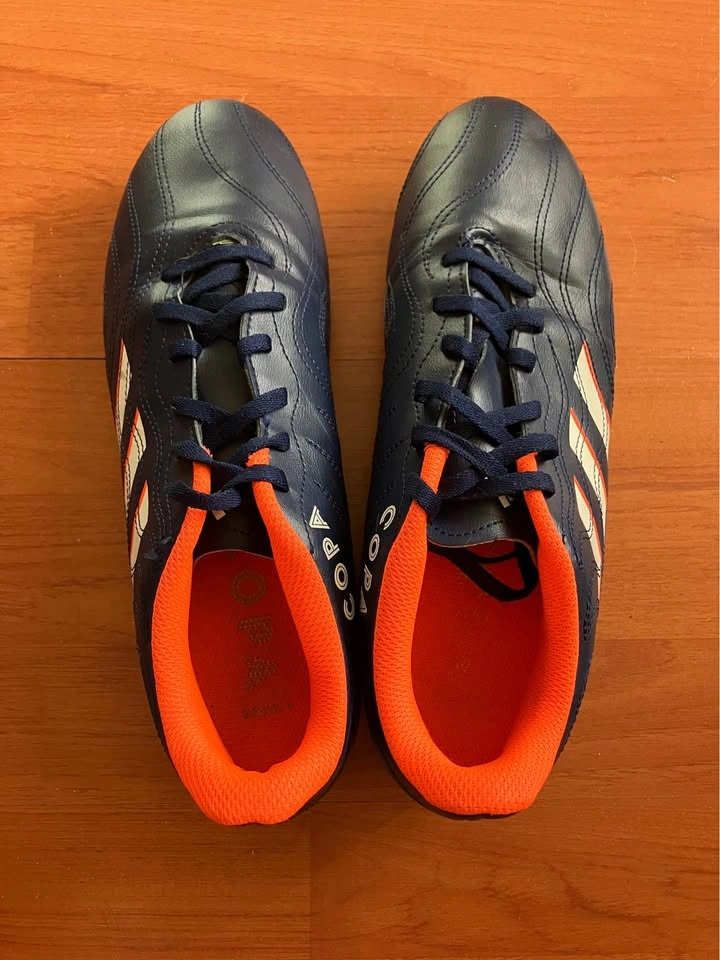 US MAN 10 Adidas Football Shoes - photo 2