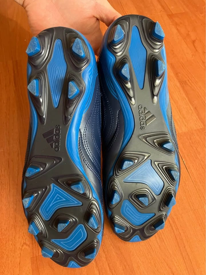 US MAN 10 Adidas Football Shoes - photo 3