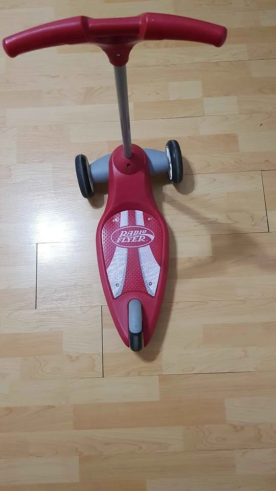 Radio Flyer 3-Wheel Scooter - photo 2