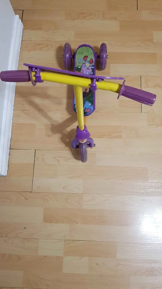 Dora the Explorer Kids 3-Wheel Scooter - photo 3