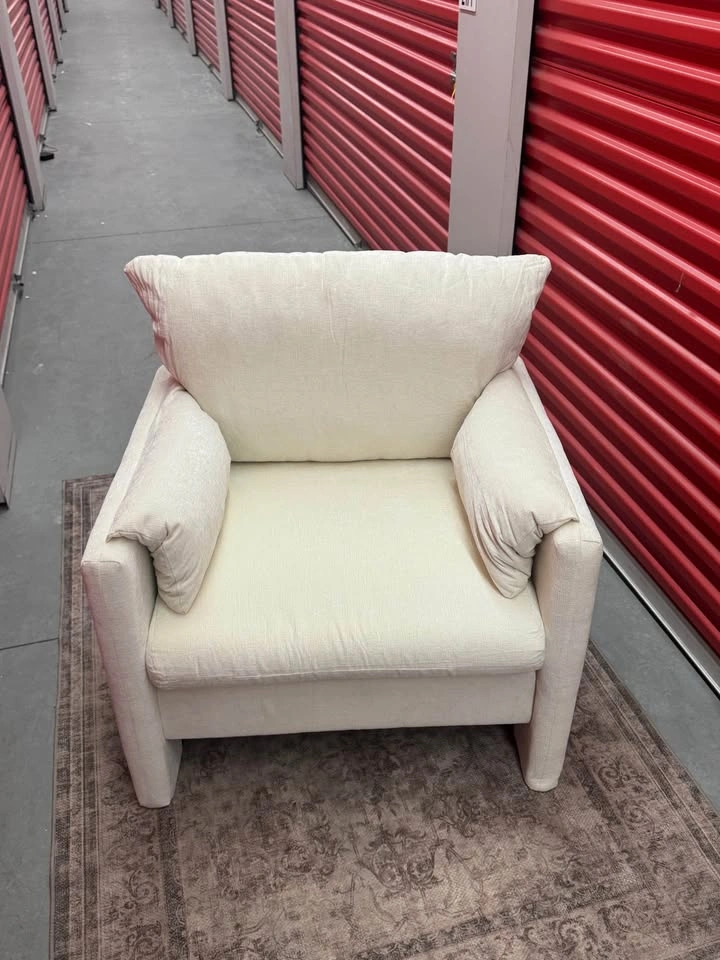 White Sofa - photo 2