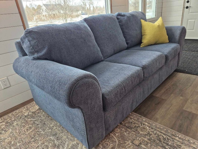 Delivery Available 3 seater Sofa Couch - photo 2