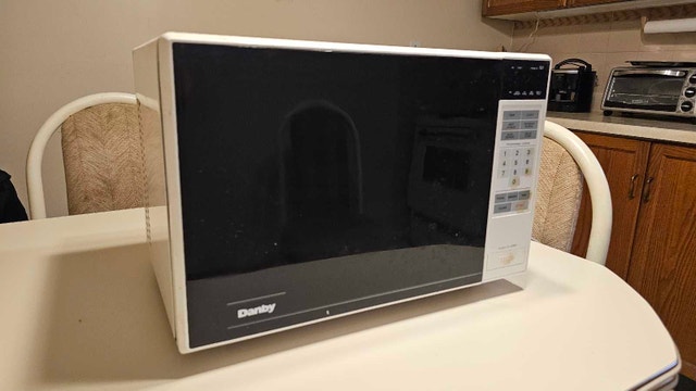 Danby Microwave - photo 2