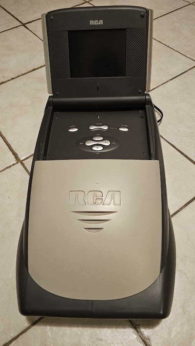 RCA Portable VHS Player with LCD Screen