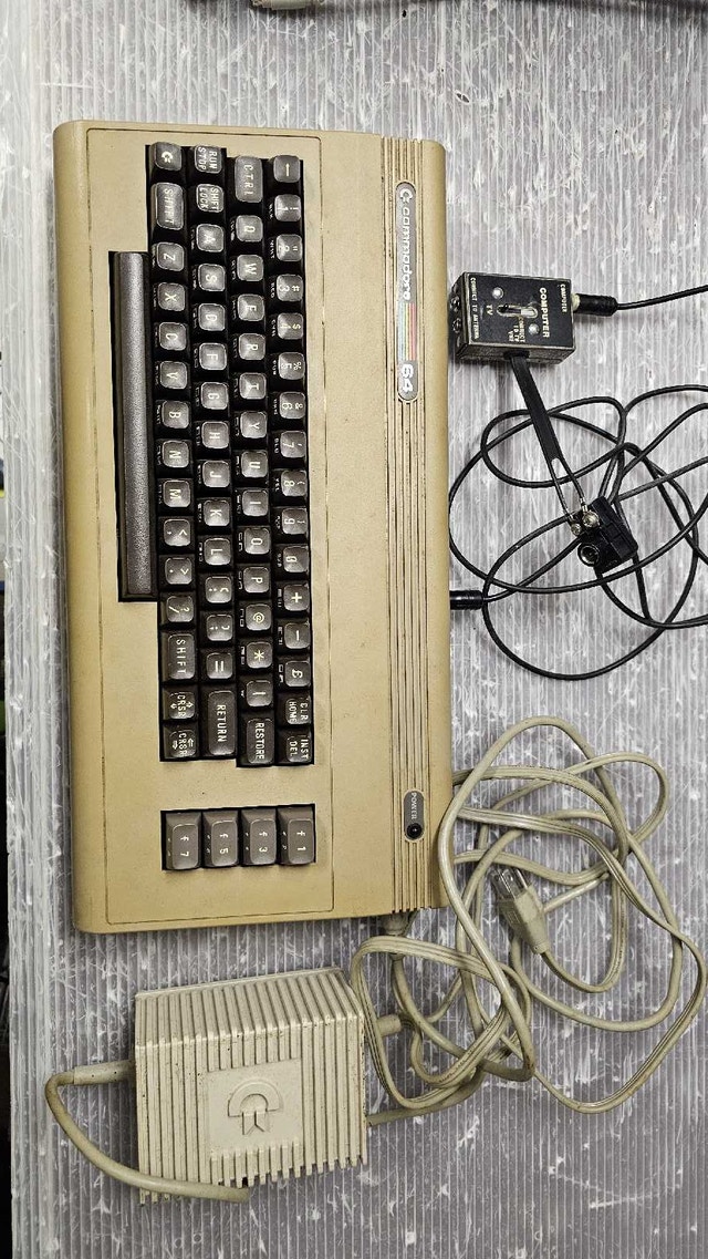 Commodore 128, 64, Vic 20 - Vintage Computer Collection
