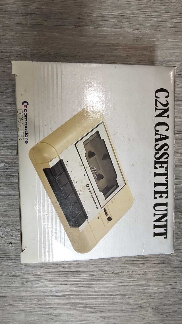 Commodore 128, 64, Vic 20 - Vintage Computer Collection - photo 2