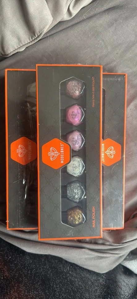 Nail polish set - 3 boxes left - photo 2