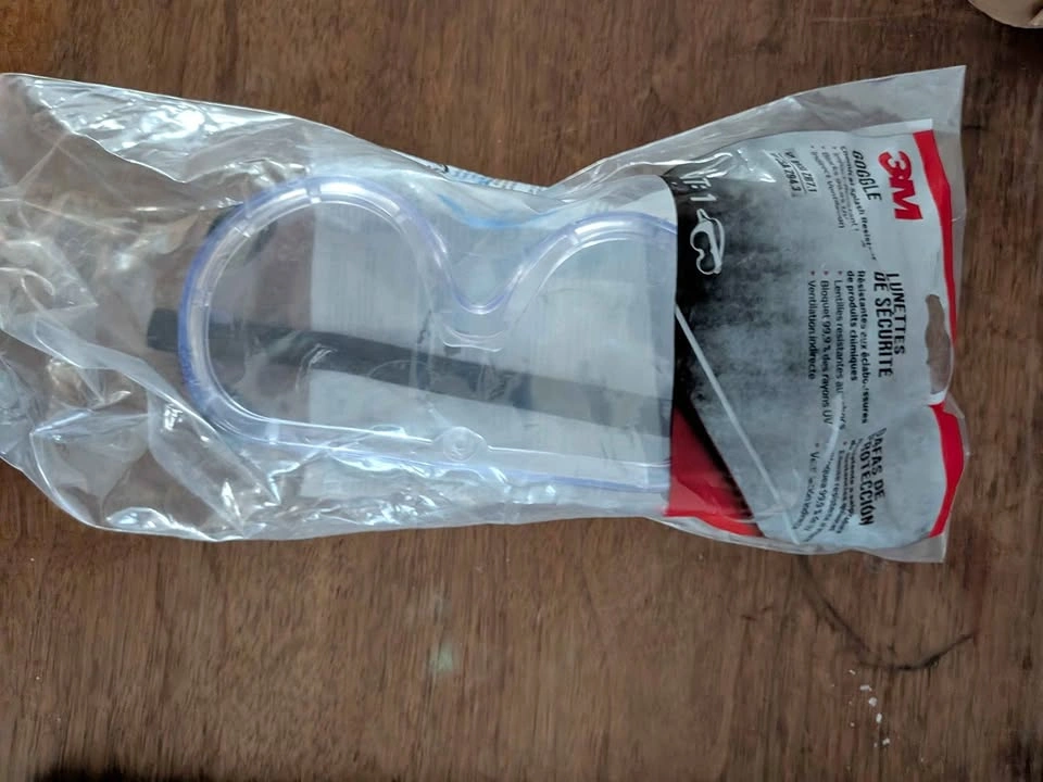 New 3M Safety Goggles - Chemical Splash & Impact Resistant