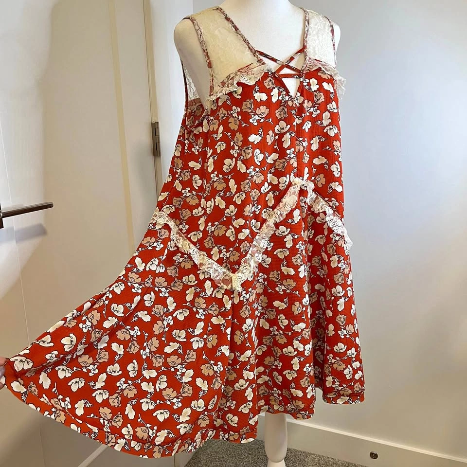 UMGEE Orange/Cream Floral Lace Sundress - Size M (Fits Large)