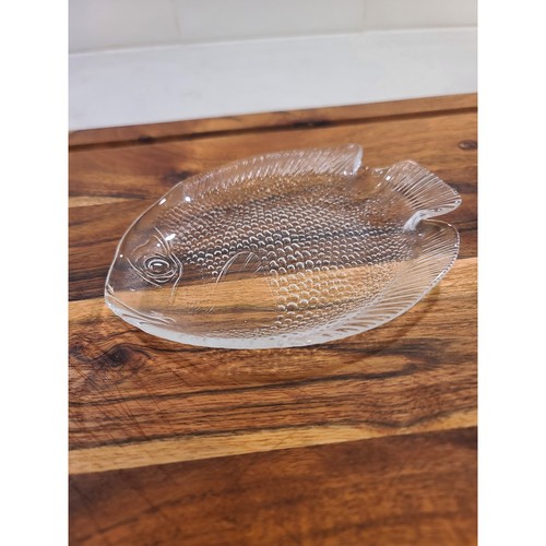 VTG Arcoroc France Fish Shaped Glass Plate - 6.5" - photo 4