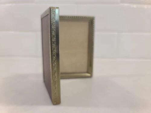 Vintage Gold Tone Metal 50s Double Picture Frame 3.5 X 2.5 - photo 3