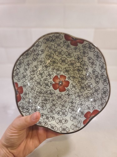 Takasago Scalloped Porcelain Bowl - Red Plum Blossom Motif - Mic