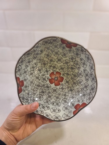 Takasago Scalloped Porcelain Bowl - Red Plum Blossom Motif - Mic - photo 5