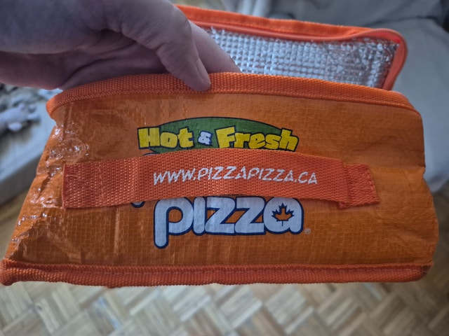 BRAND NEW Pizza Pizza Insulated Lunch Bag - Retro! - photo 3