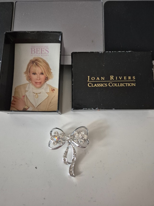 Joan Rivers Brooch - comes in box with display pamphlet
