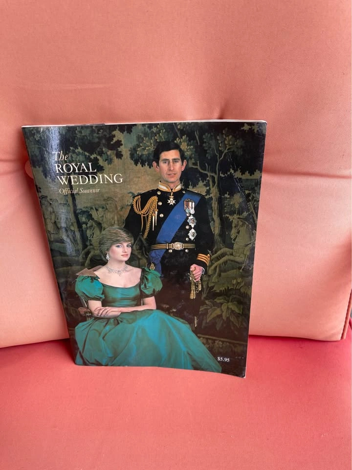 Princess Diana and Prince Charles Wedding Souvenirs - photo 2