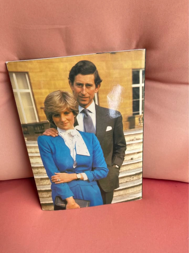 Princess Diana and Prince Charles Wedding Souvenirs - photo 3