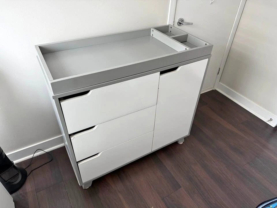 Baby Change Table / Dresser - Babyletto Hudson with Removable Tr